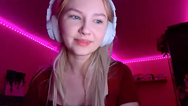 KarinRobertson from StripChat is Freechat