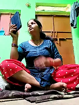 Karishma_cute from StripChat is Freechat