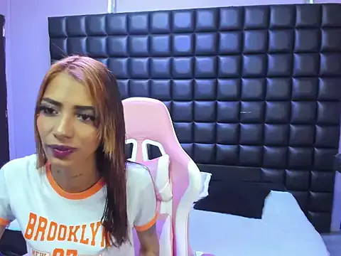 KarlaSlutSkinny__ from StripChat is Freechat