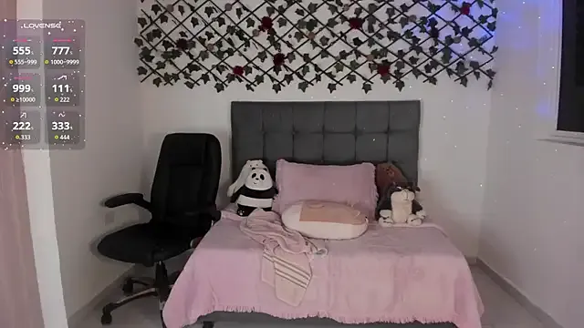 Karly_Closson from StripChat is Freechat