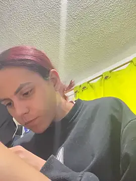 karolainvalentina from StripChat is Freechat