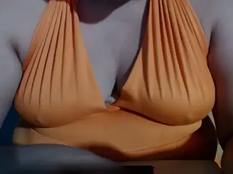 karolbb22 from StripChat is Freechat