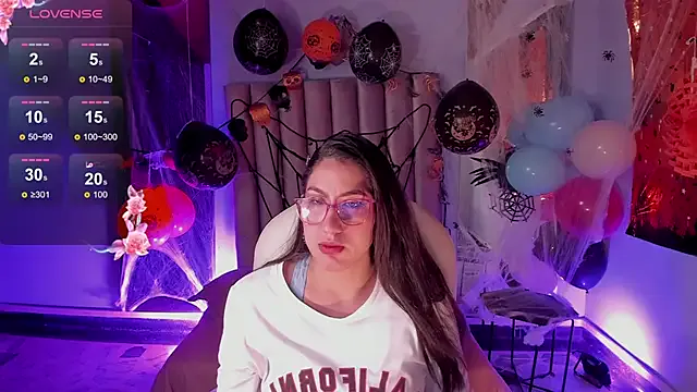 Karoline21 from StripChat is Freechat