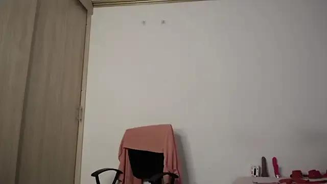 karoline_lovers from StripChat is Freechat