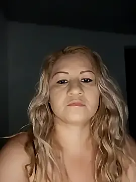 Karoline_milf_hot from StripChat is Freechat