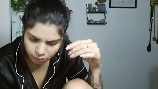 Girls: try live performances with matured performers, from dancing to quirks, in a variety of beautiful sex cams.