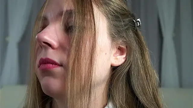 KarriBrownd from StripChat is Freechat