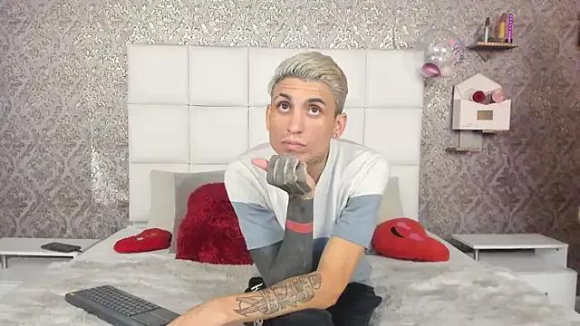 Kasandrandliam from StripChat