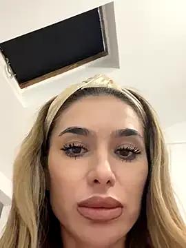 KaseyQuinn_ from StripChat is Freechat