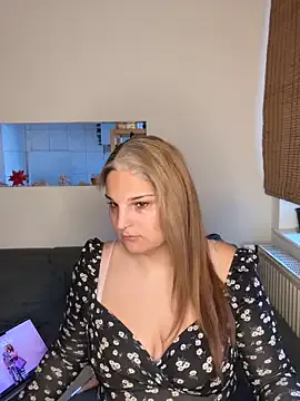 Katherine_Leyla from StripChat is Freechat