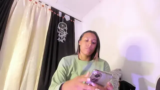 Girls: try live performances with matured performers, from dancing to quirks, in a variety of beautiful sex cams.