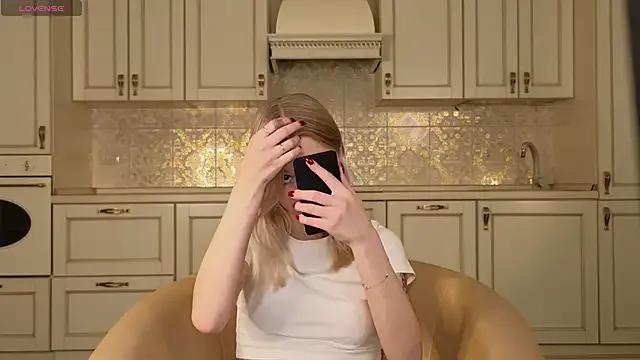 KatieFoulk from StripChat is Freechat