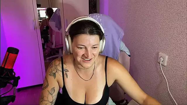 Girls: try live performances with matured performers, from dancing to quirks, in a variety of beautiful sex cams.
