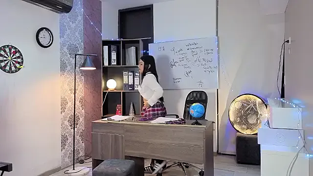 Girls: try live performances with matured performers, from dancing to quirks, in a variety of beautiful sex cams.