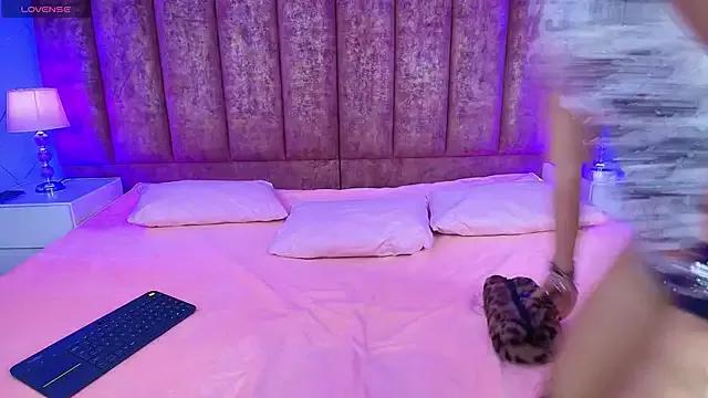 katy_usha from StripChat is Freechat