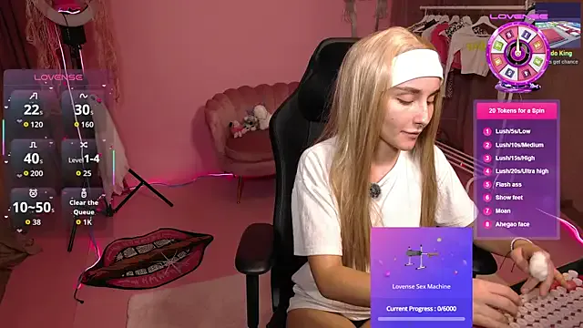 kaylaxsweet from StripChat is Freechat