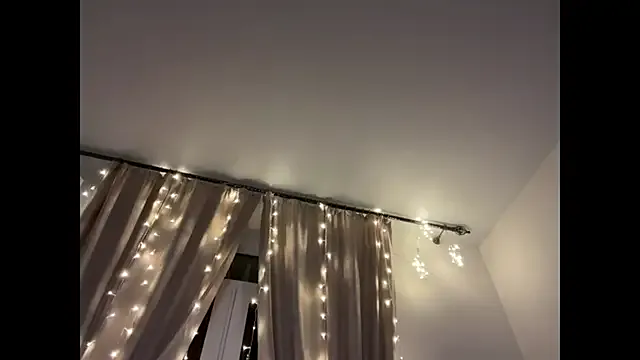 keeendall from StripChat is Freechat