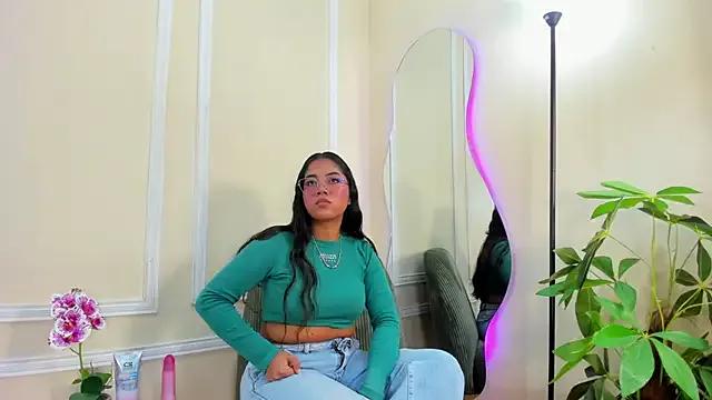 keila_hott20 from StripChat is Freechat