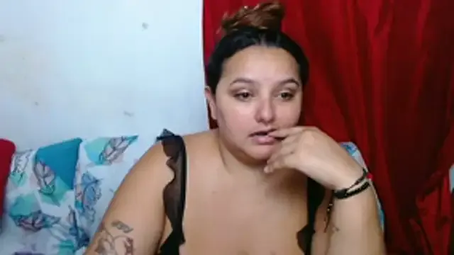 KeilyHall from StripChat is Freechat