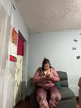 kelly_greys from StripChat is Freechat