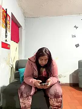 kelly_greys from StripChat is Freechat