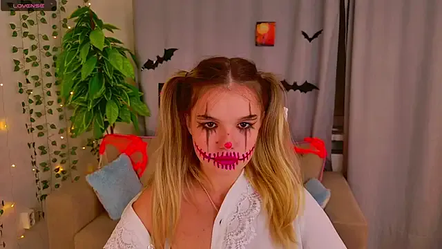 KellyHayden from StripChat is Freechat