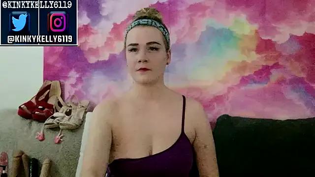 Kellylynn69 from StripChat
