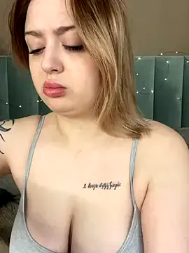 KellyMoors from StripChat is Freechat