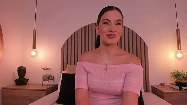 KenyaCopper from StripChat is Freechat