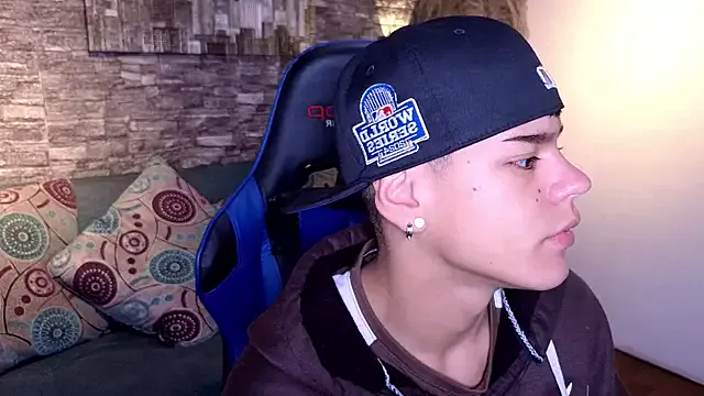 kevienmiet from StripChat is Freechat