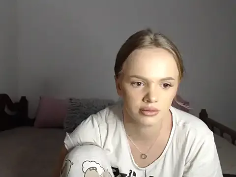 KeylaStar from StripChat is Freechat