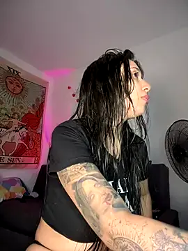 Kiaraglam2 from StripChat