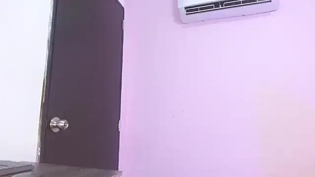 kiity_horny_ from StripChat is Freechat