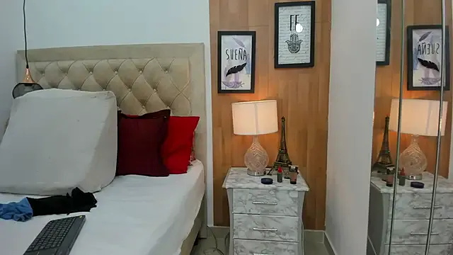 Girls: try live performances with matured performers, from dancing to quirks, in a variety of beautiful sex cams.