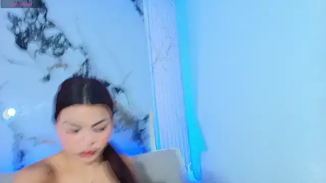 KimberlyLoren from StripChat is Freechat