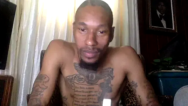 KingDerRico from StripChat is Freechat