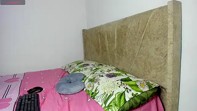 kinky_sexyhot from StripChat is Freechat