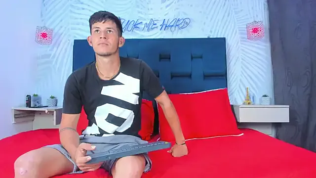 KinkyCoupleHQ from StripChat is Freechat