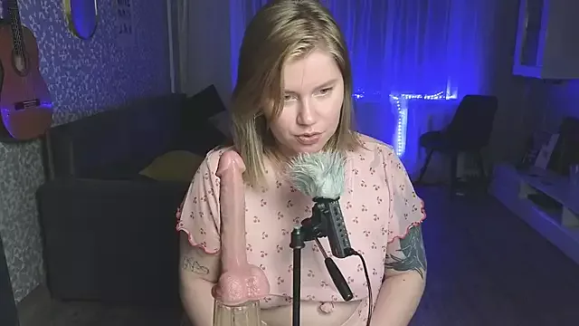 Kira_Citro from StripChat
