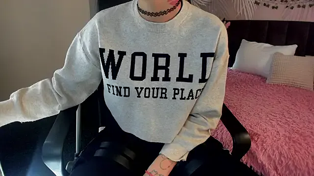 Kira_Key from StripChat