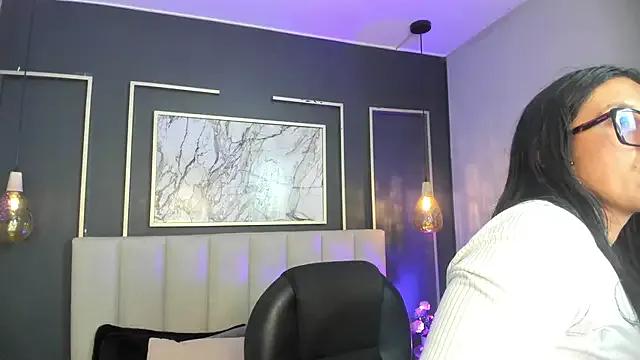 kira_moon__ from StripChat is Freechat