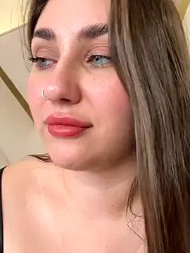 KiraBarlows from StripChat is Freechat