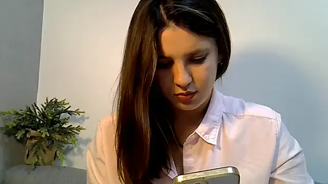 KiraHoney from StripChat is Freechat