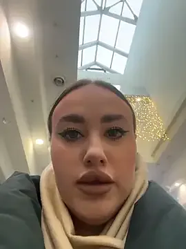 KiraSunshine from StripChat is Freechat