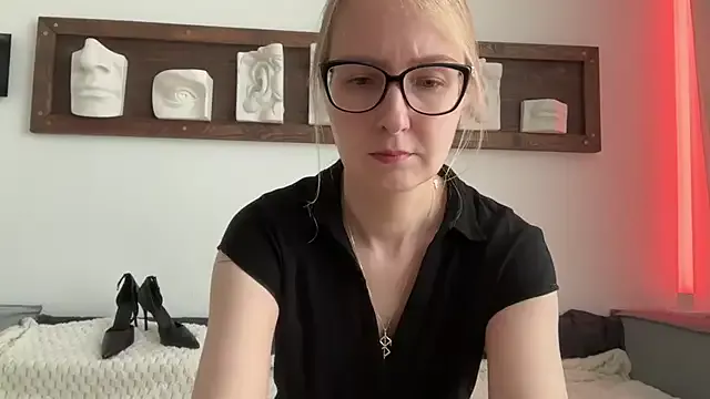 Girls: try live performances with matured performers, from dancing to quirks, in a variety of beautiful sex cams.