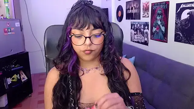 kirmmy_kitty from StripChat is Freechat