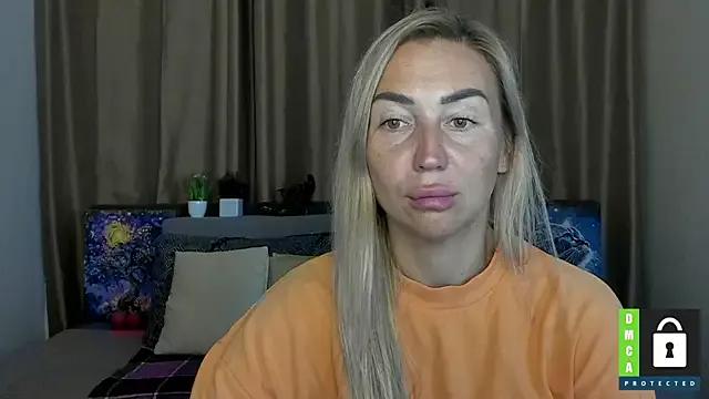 Kiss_julli88I from StripChat is Freechat