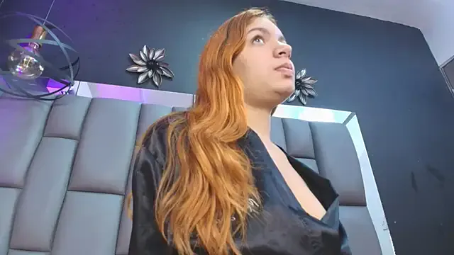 kissme_luna from StripChat is Freechat