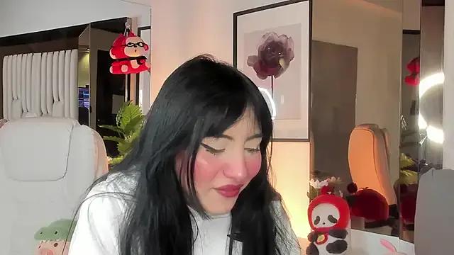 Kitty_Eliffe from StripChat is Freechat