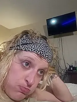 KITTYBOOBOOFUXX from StripChat is Freechat